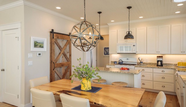 Stunning waterfront 4BR home: fantastic Sound views & NEW dry sauna in Eastsound