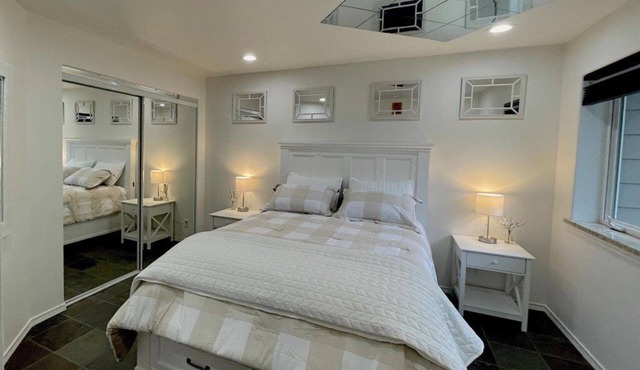 Suite Rock near glacier and Auke Bay harbor -DISCOUNTS ON TOURS!