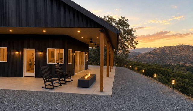 Summit & Serenity - Three Rivers - Epic Views in Three Rivers