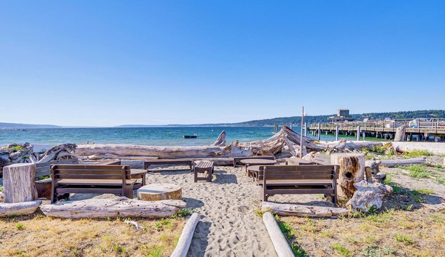 Sun-soaked Sandy Point Haven w/Beach Access!