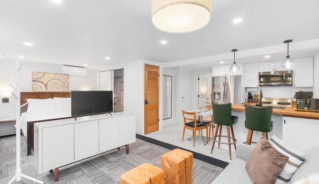 Sunnyside Studio on Green Lake