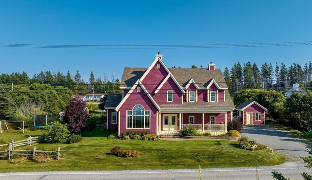 This superb villa will charm you with its many attractions. in STE LUCE