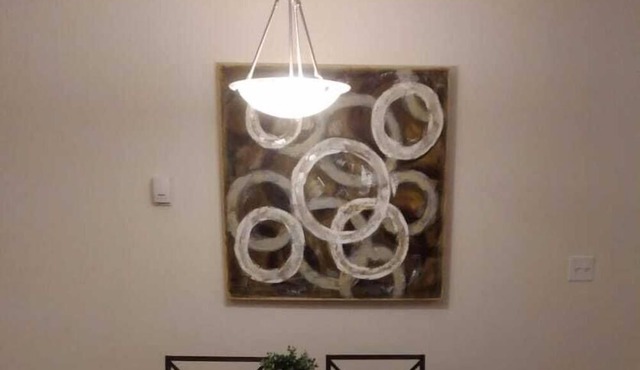 Top Floor Bright 2BR 2Bath Condo next to Westview