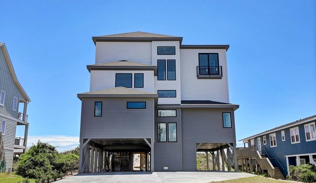 Topsail Sanctuary - Oceanfront new build with a pool and hot tub