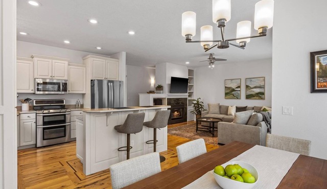Tranquil Pond-Side Retreat | 4 Bikes to Bike Boise River Greenbelt + Fire Pits, BBQ, & Hot Tub in Eagle