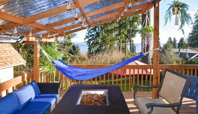 Unique Camano Cabin w/Mountain + Water Views