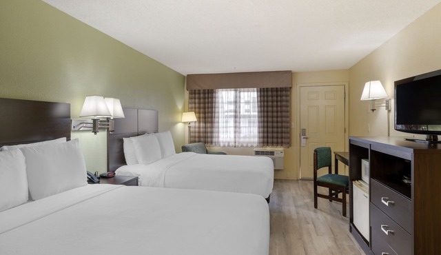 University Inn & Suites