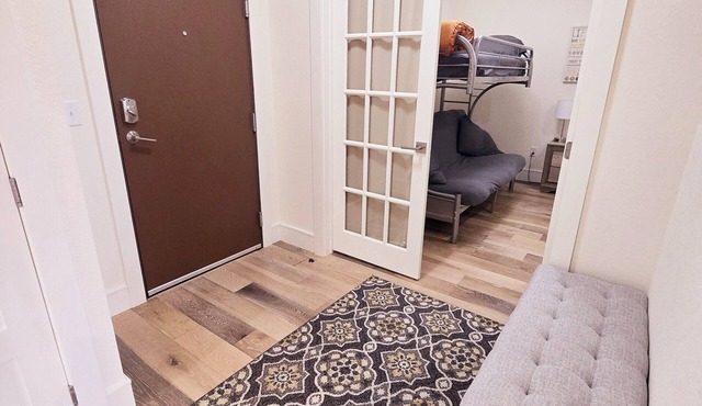 Updated 2 Bedroom Condo!