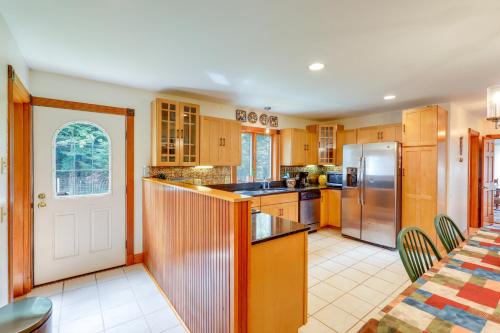 Upper Valley Retreat on 15 Acres Near Dartmouth in Plainfield
