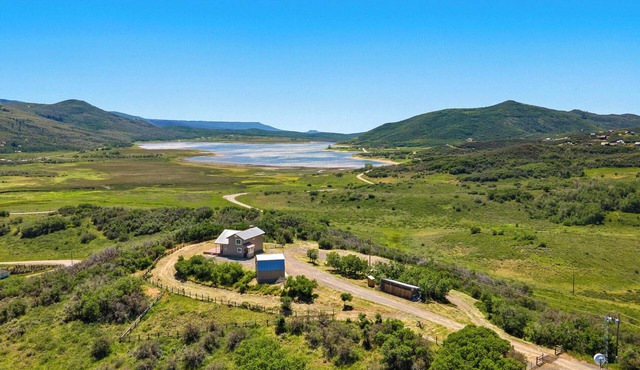 Vega lake Retreat - a unique mountain escape with all four seasons!