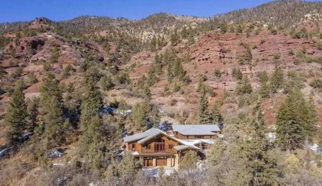 Views Galore & Private Hot Tub - Attached 2BR Apt.