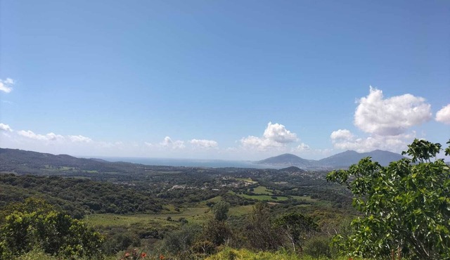 VILLA Equipped - View of the Gulf of Ajaccio - 10 min from the beaches in the heart of nature! in Eccica-Suarella