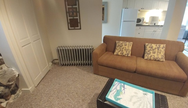 Village Location-6 minute walk to Ogunquit Beach-Great Spring and Fall rates