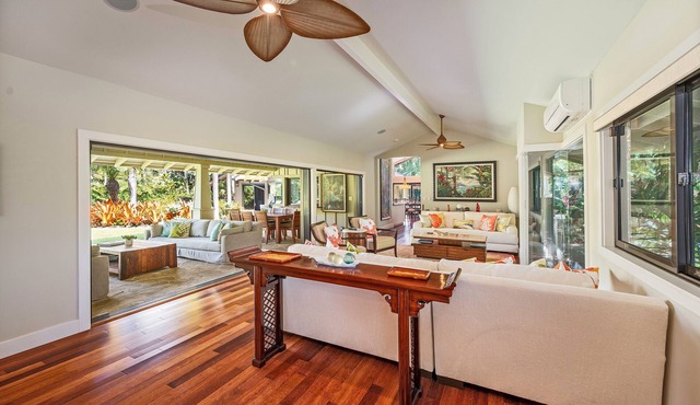 Waialae Golf Estates Tranquil Home w/Private Pool-Exclusive Golf Course View