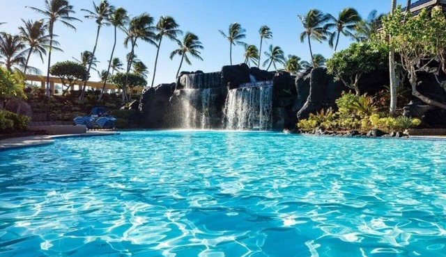 Waikoloa | Pool & Beach Access | 3BR Plus - Partial Ocean View - Sleeps 8