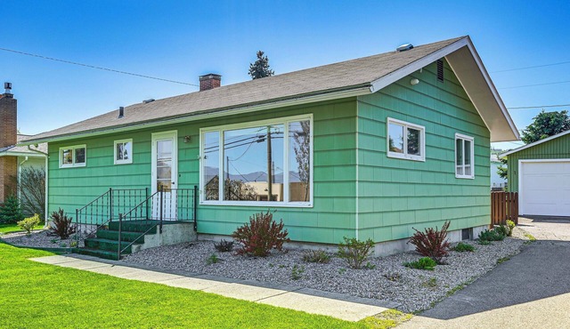 Walk to Flathead Lake: Airy Home w/Mtn Views!
