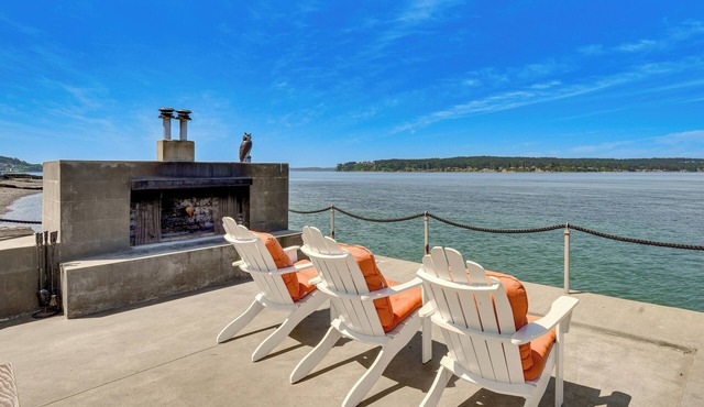 Waterfront Cabin w/Stunning Sound Views