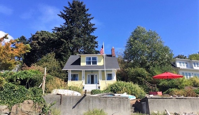 Waterfront Cottage on Burton Beach, Vashon Island