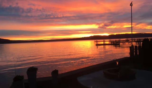 Waterfront Hoodsport Cabin, Hood Canal Beach Oasis