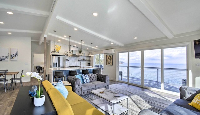 Waterfront Kingston Getaway on Puget Sound!