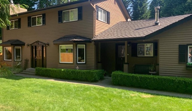 Wonderful Woodinville Wine region with hot tub