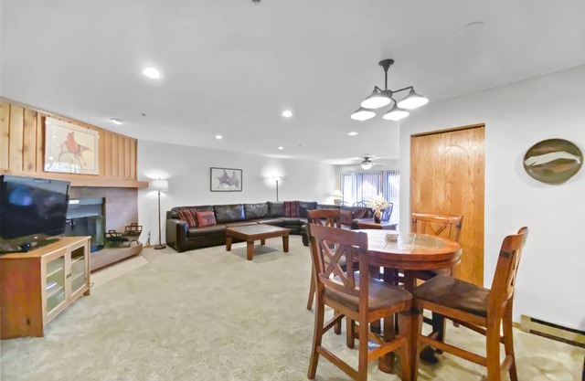 106 m² Condo ∙ 2 bedrooms ∙ 6 guests
