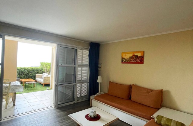 Cap Esterel: 2-room garden, pool access in Saint-Raphaël