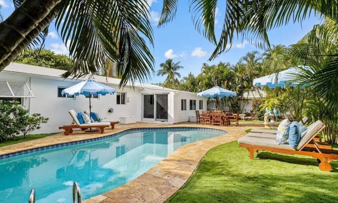 Southside House | NEW! Stunning Oasis - Heated Pool + Walkable