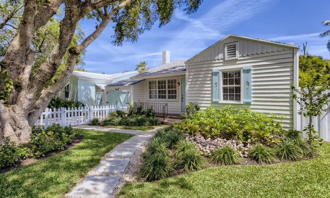 Parrot Cove Villa | The Little Gem | 2 bedroom/2 bathroom