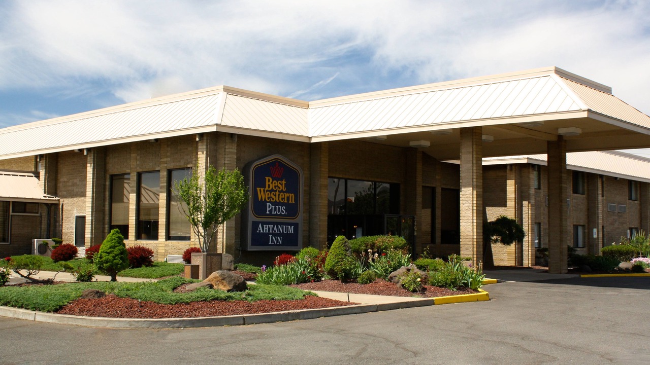 Photo of Buildings in Buena