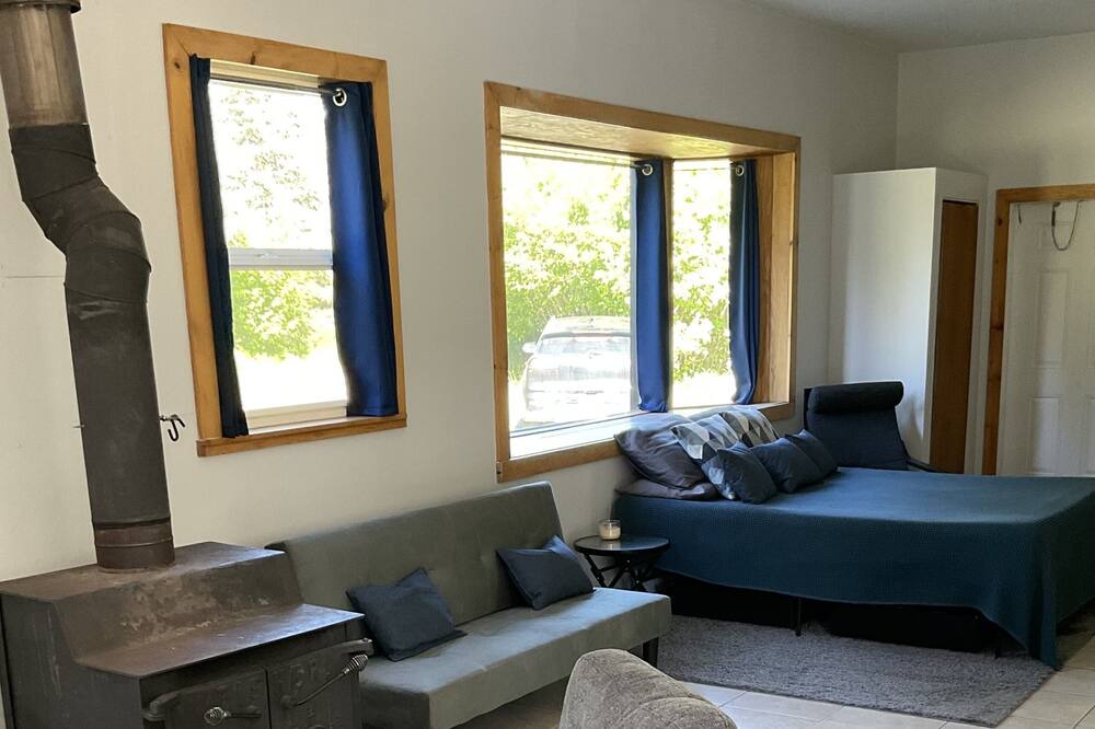 Photo of Livingroom in Happy Valley