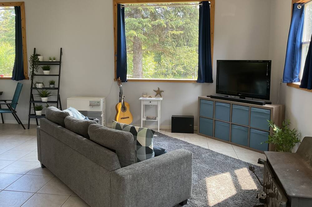 Photo of Livingroom in Happy Valley