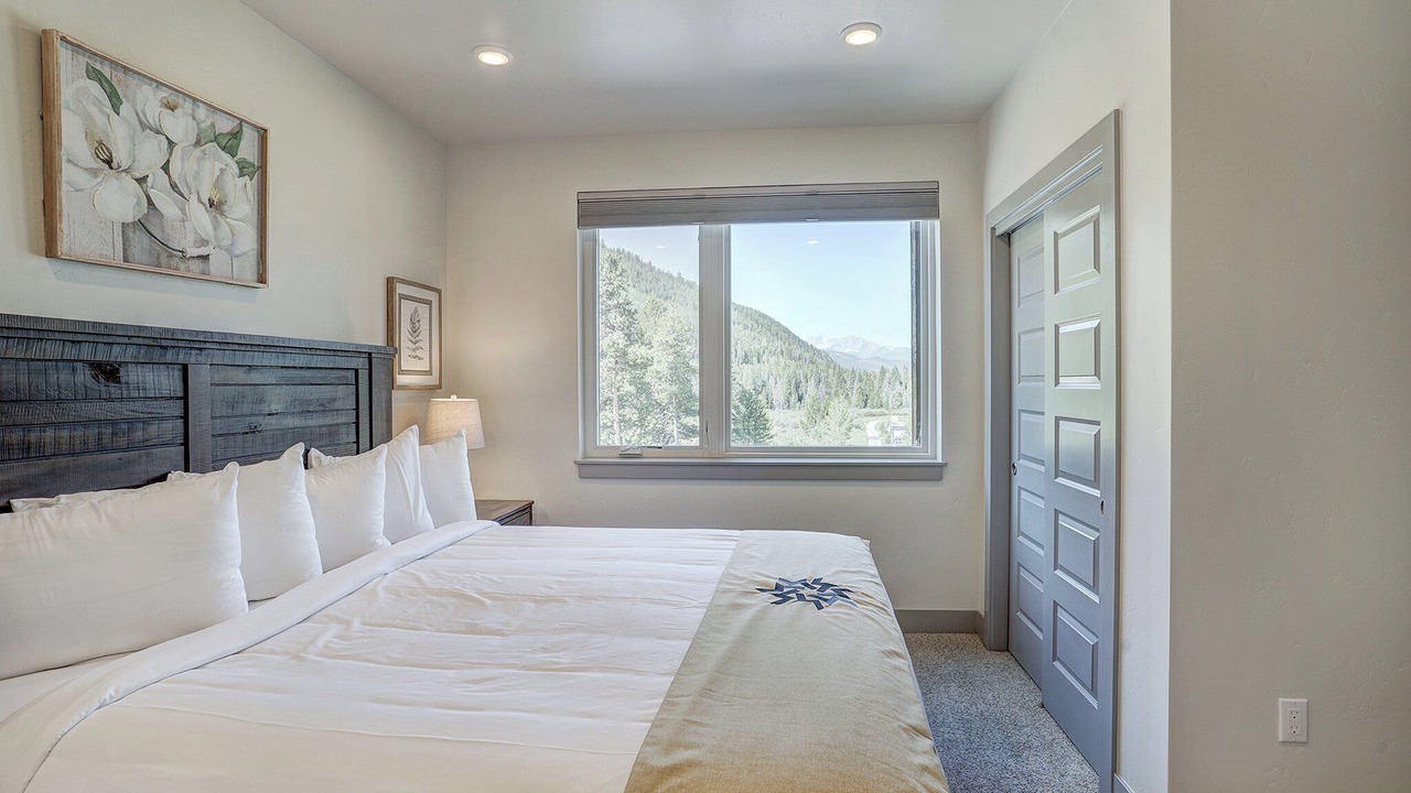 Photo of Bedroom in Lakeside Village