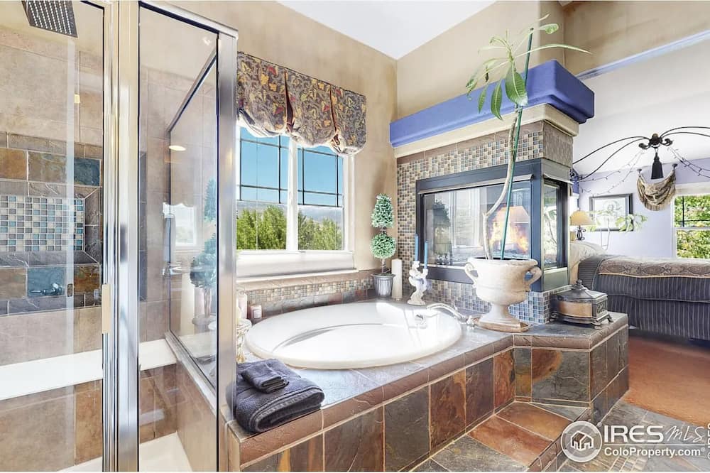 Photo of Bathroom in Lyons