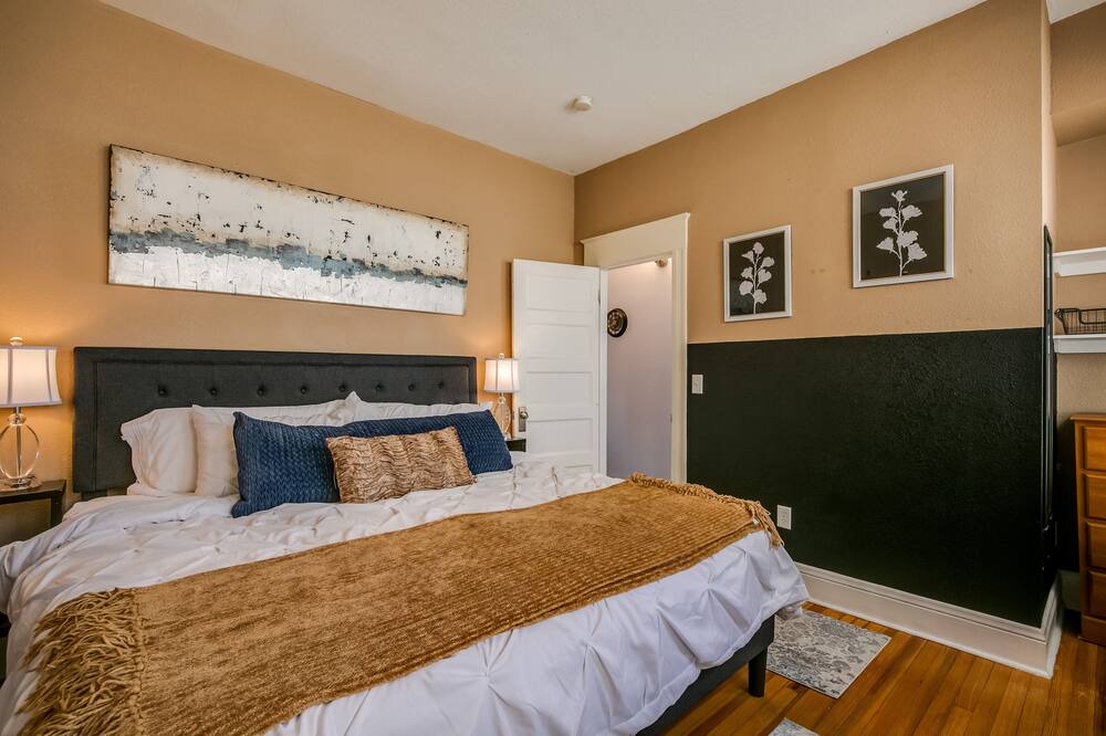 Photo of Bedroom in Central Boulder