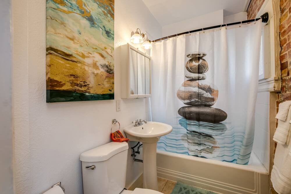 Photo of Bathroom in Central Boulder