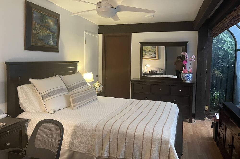 Photo of Bedroom in Nuuanu - Punchbowl