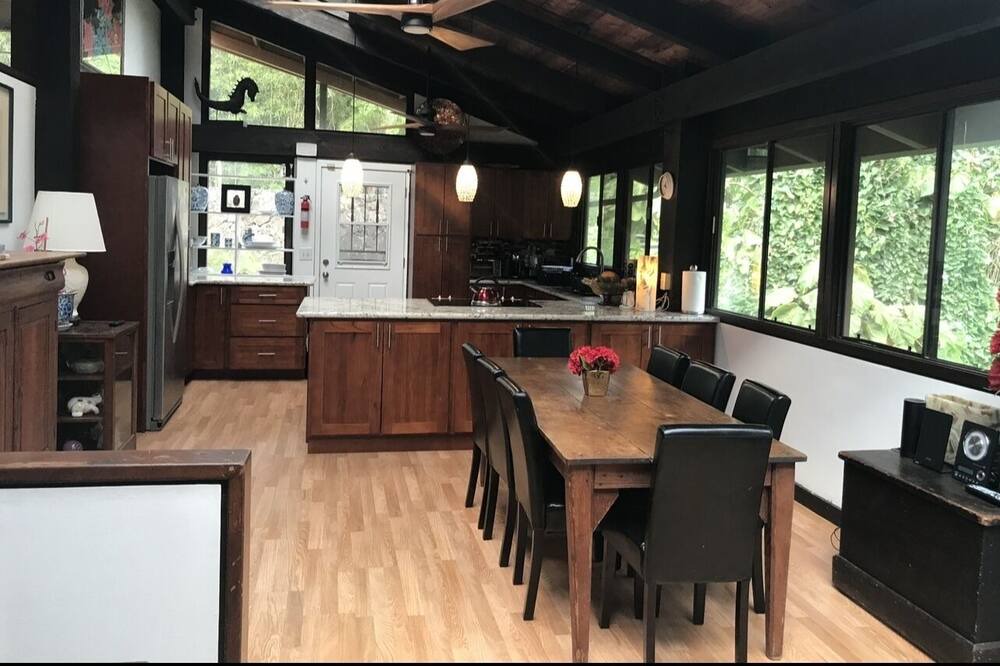 Photo of Kitchen in Nuuanu - Punchbowl