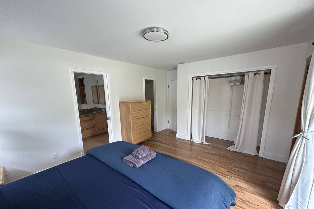 Photo of Bedroom in Hawaii Kai