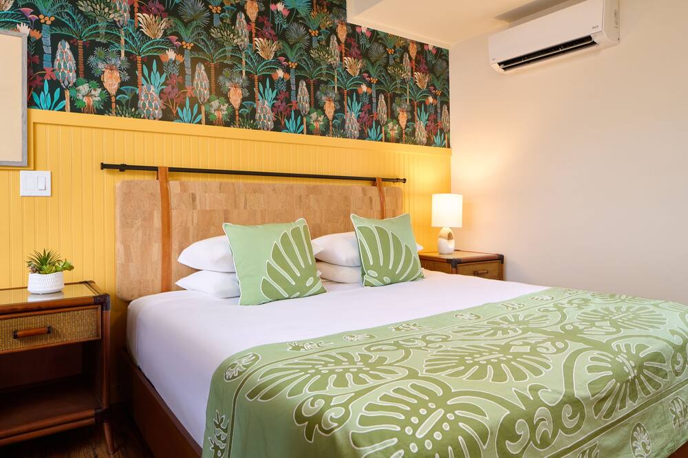 Photo of Bedroom in Historic Lahaina Front Street