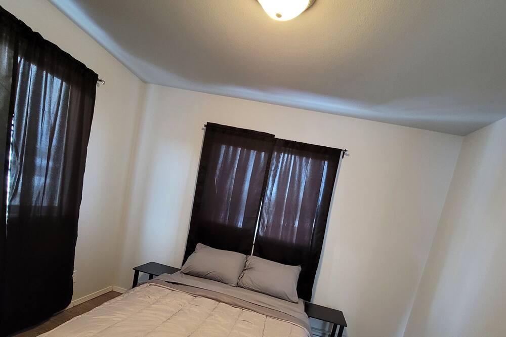 Photo of Bedroom in Russian Jack Park