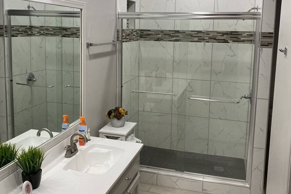 Photo of Bathroom in Broadmoor