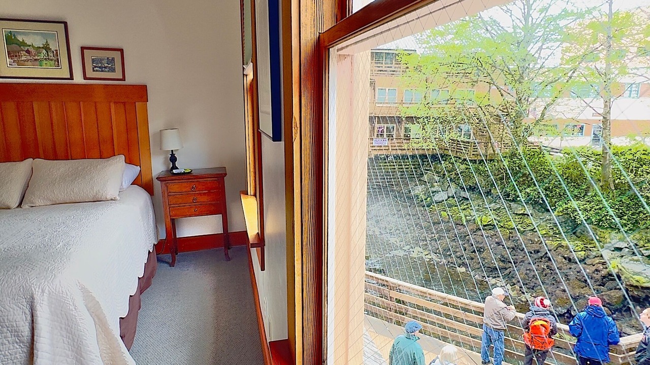 Photo of Bedroom in Ketchikan