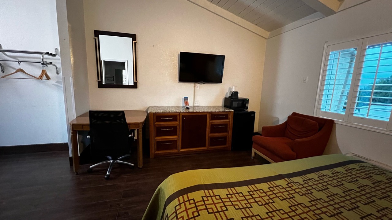 Photo of Bedroom in Orange