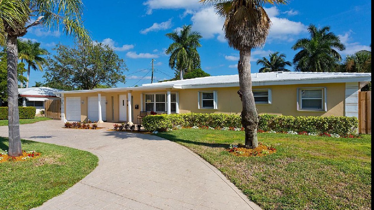 Photo of Outdoor in Beachway Estates