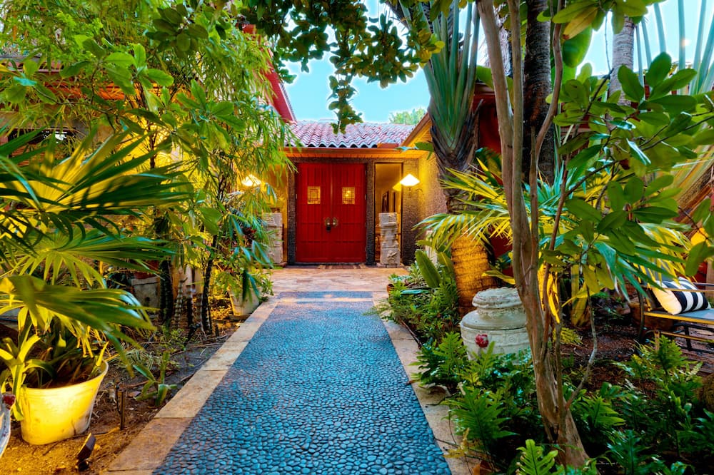 Photo of Outdoor in Parrot Cove