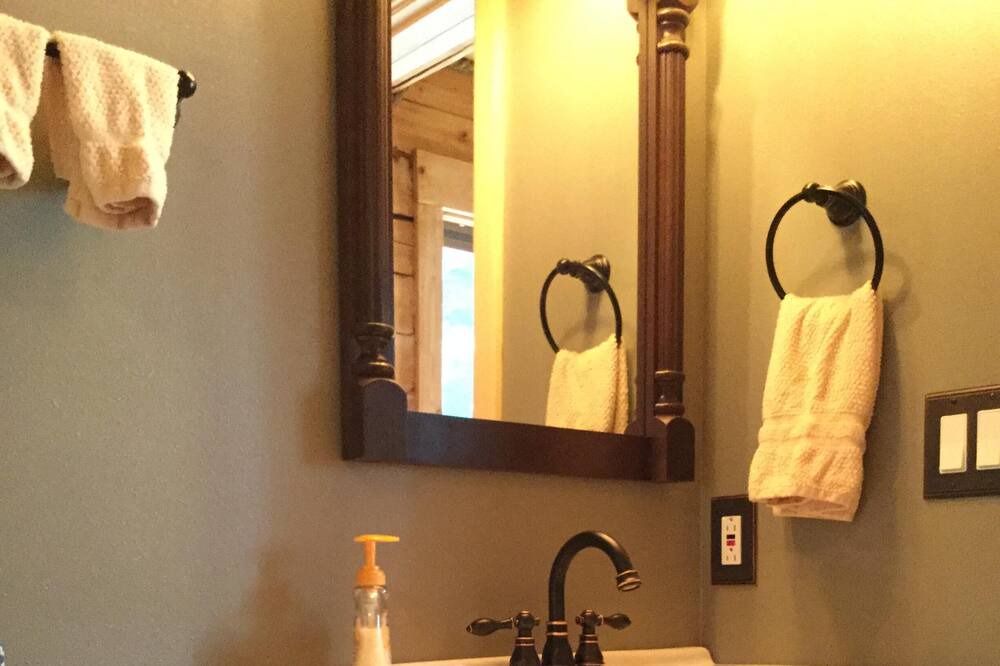 Photo of Bathroom in Primrose