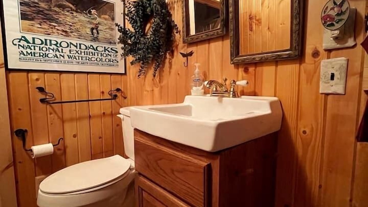 Photo of Bathroom in Town of Webb