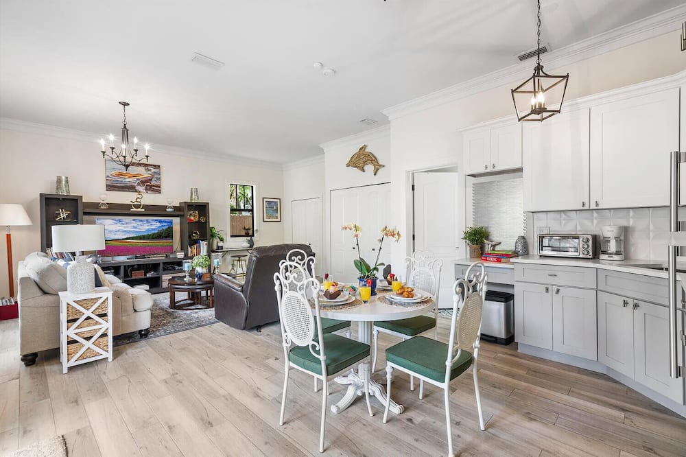 Photo of Kitchen in Old Northwood Historic District
