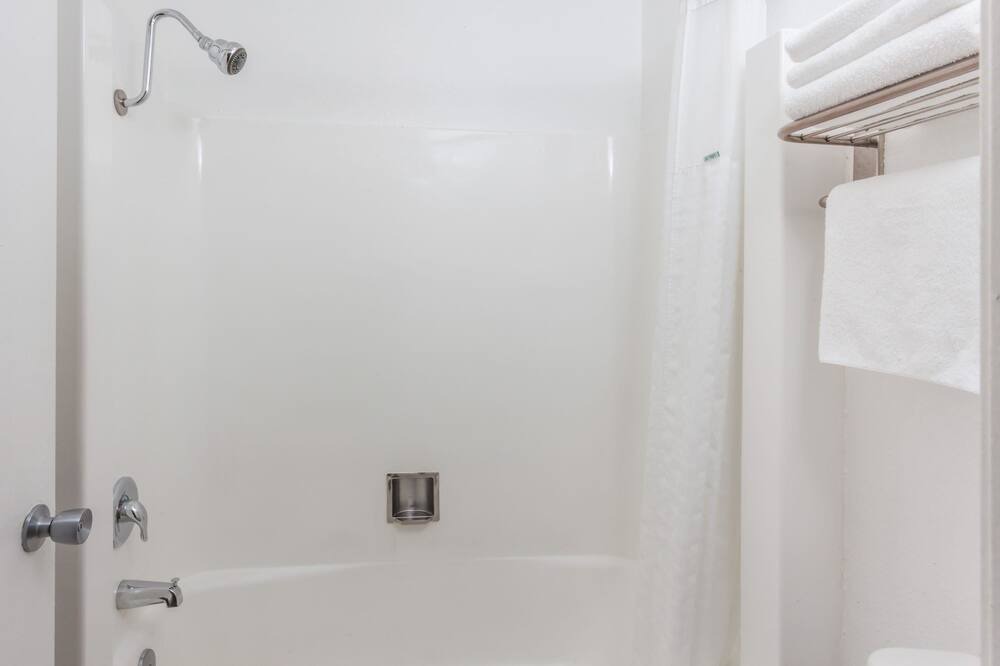 Photo of Bathroom in Northwest Anaheim